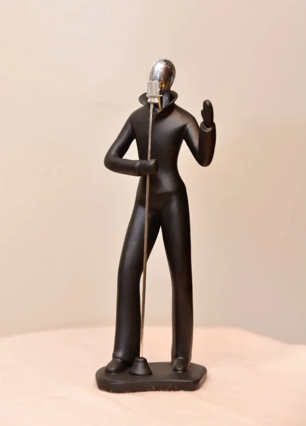 Musicians – Ceramic Figurines (Vocalist)